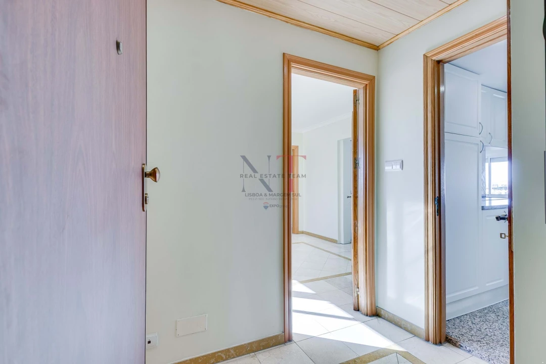 Apartamento T4 para Venda em Olivais Foto 10