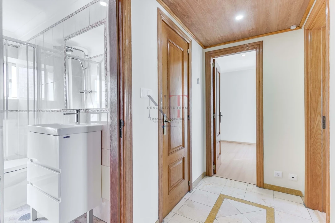 Apartamento T4 para Venda em Olivais Foto 17