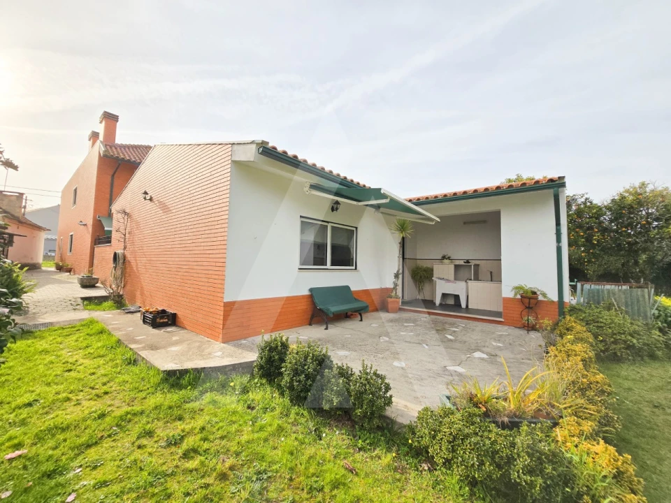 Moradia T3 para Venda em Aradas Foto 33