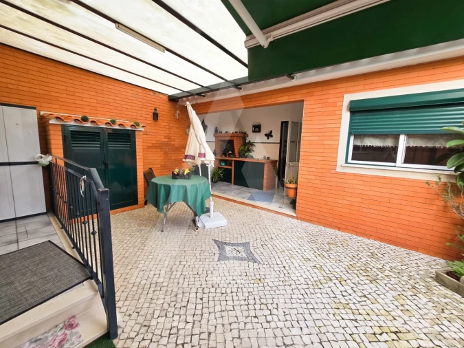 Moradia T3 para Venda em Aradas Foto 24