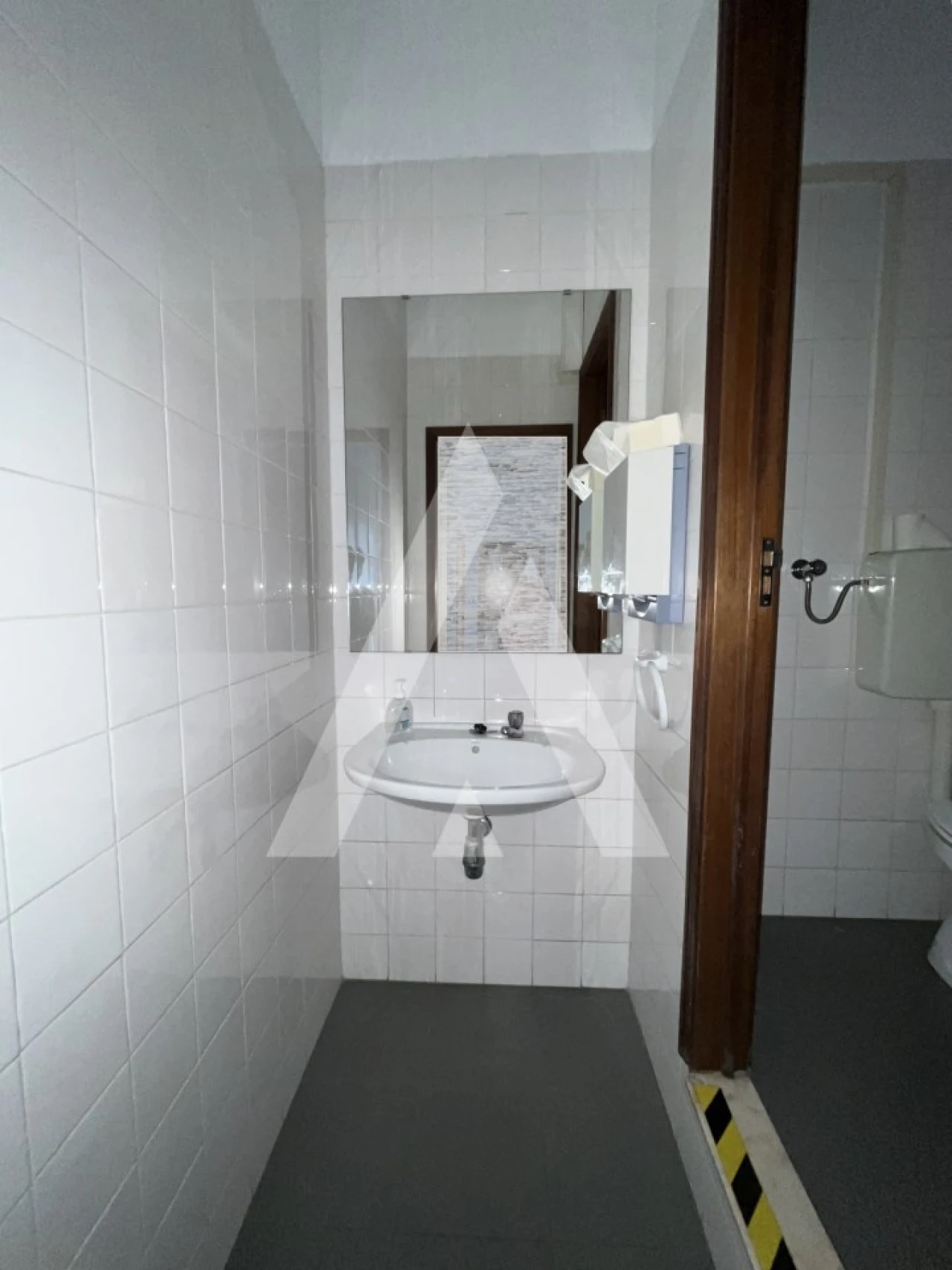 Loja para Venda em Évora (São Mamede, Sé, São Pedro e Santo Antão) Foto 8