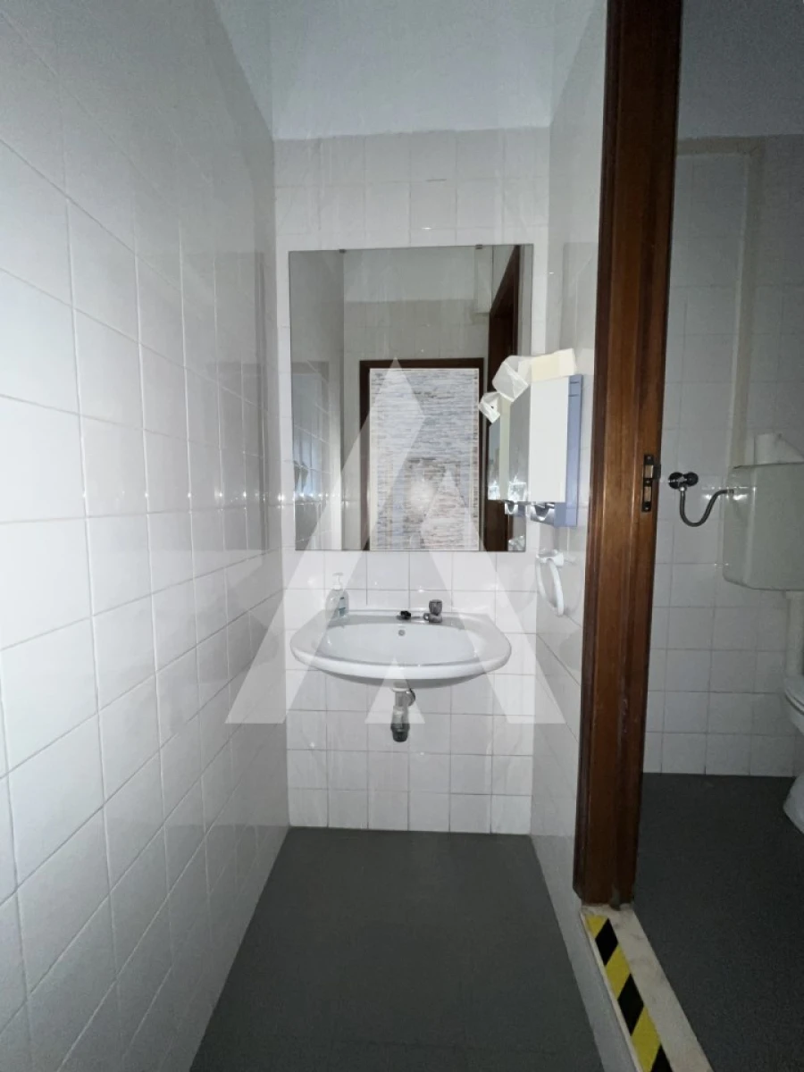 Loja para Venda em Évora (São Mamede, Sé, São Pedro e Santo Antão) Foto 8