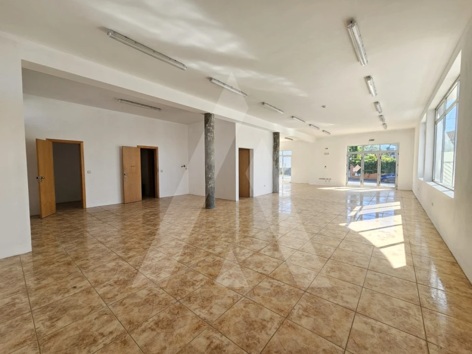 Loja para Arrendamento em Ílhavo (São Salvador) Foto 1