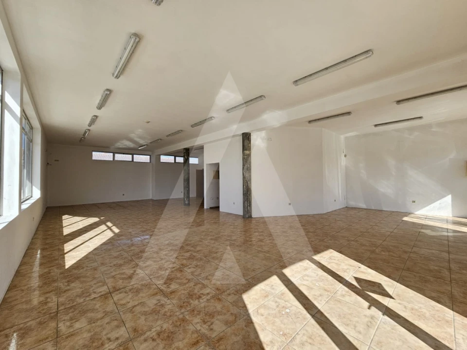 Loja para Arrendamento em Ílhavo (São Salvador) Foto 3