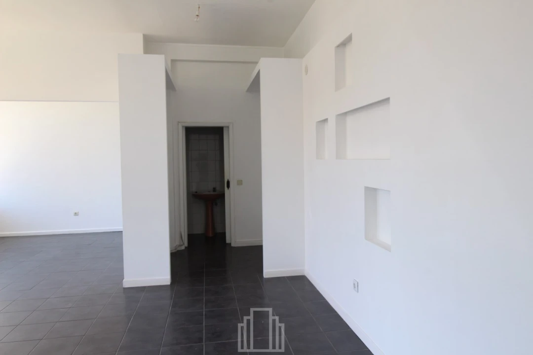 Loja para Arrendamento em Esmoriz Foto 4