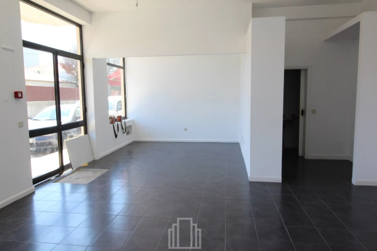 Loja para Arrendamento em Esmoriz Foto 1