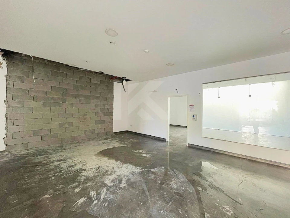 Loja para Arrendamento em São Martinho Foto 2