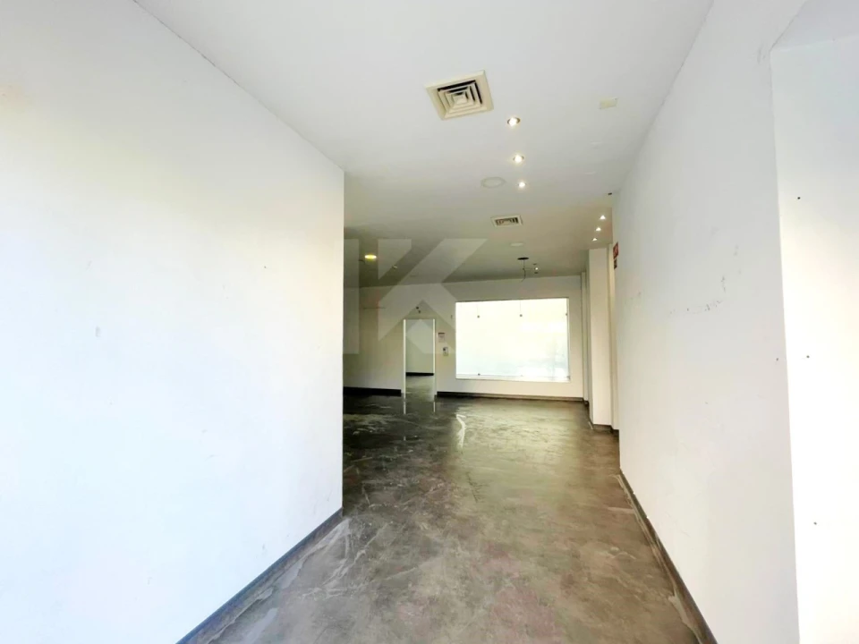 Loja para Arrendamento em São Martinho Foto 6