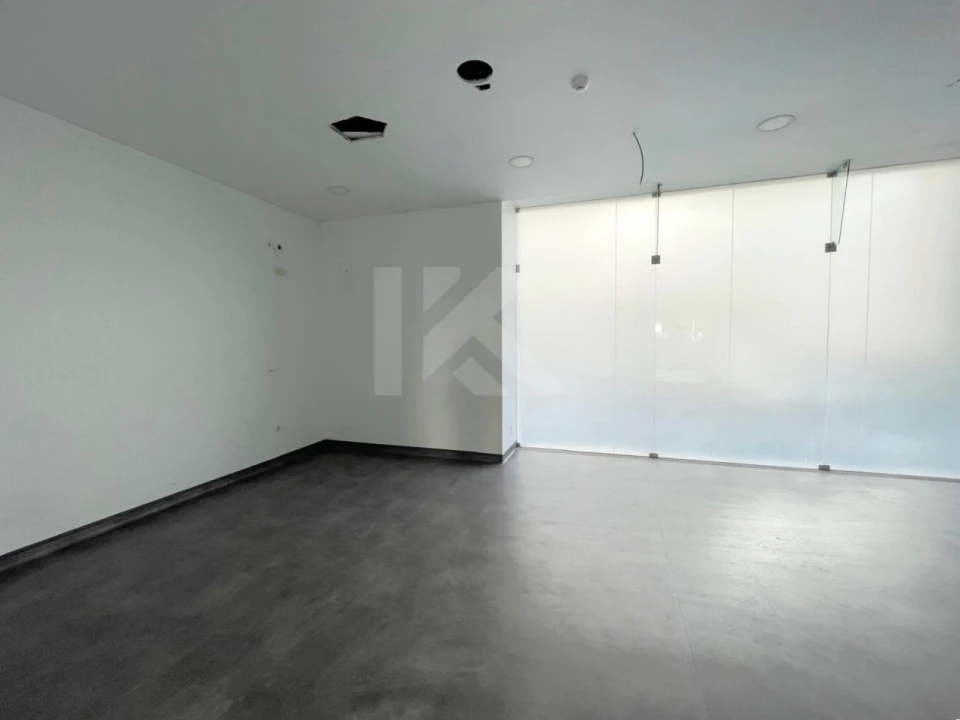 Loja para Arrendamento em São Martinho Foto 10