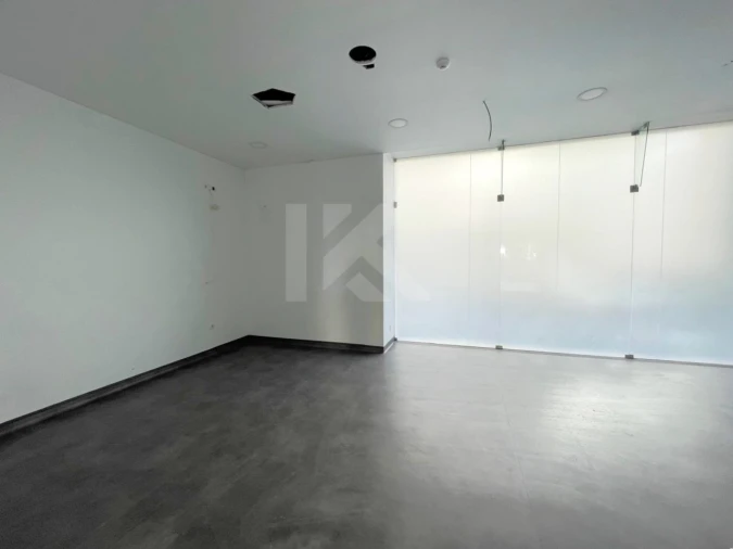 Loja para Arrendamento em São Martinho Foto 10