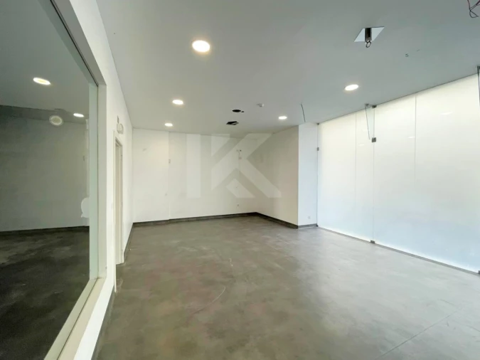 Loja para Arrendamento em São Martinho Foto 9