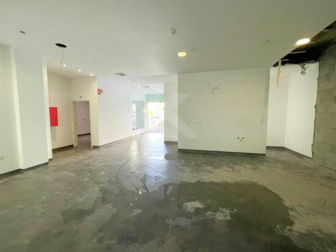 Loja para Arrendamento em São Martinho Foto 5