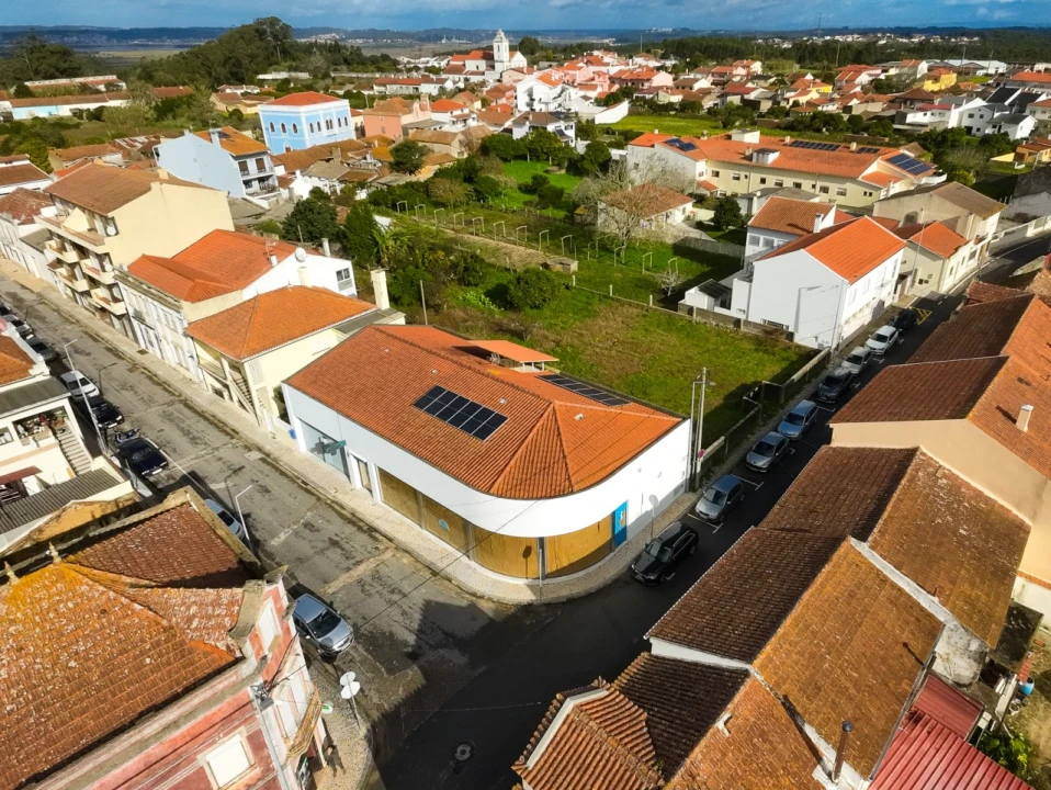 Prédio para Venda em Paião Foto 28