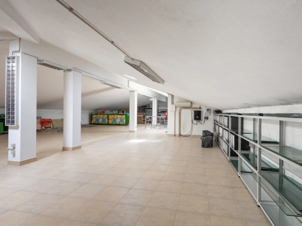 Prédio para Venda em Paião Foto 48