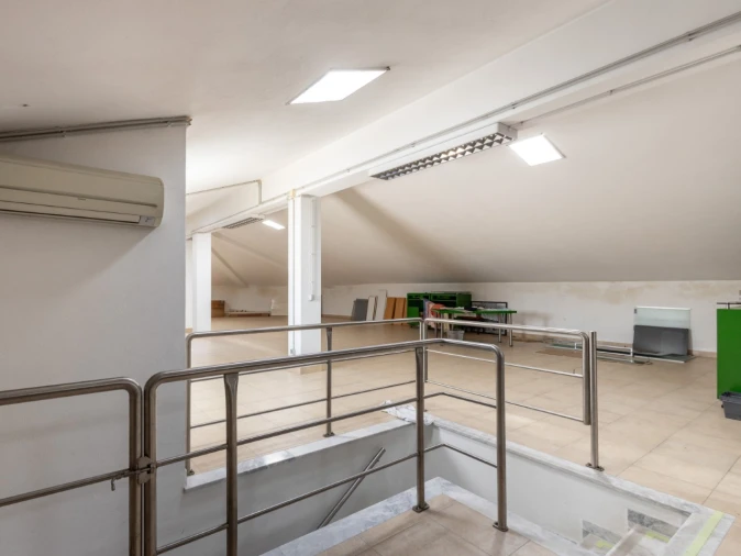 Prédio para Venda em Paião Foto 46