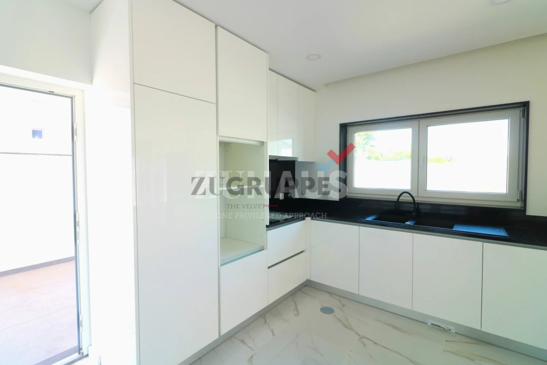 Moradia T4 para Venda em Santa Joana Foto 8