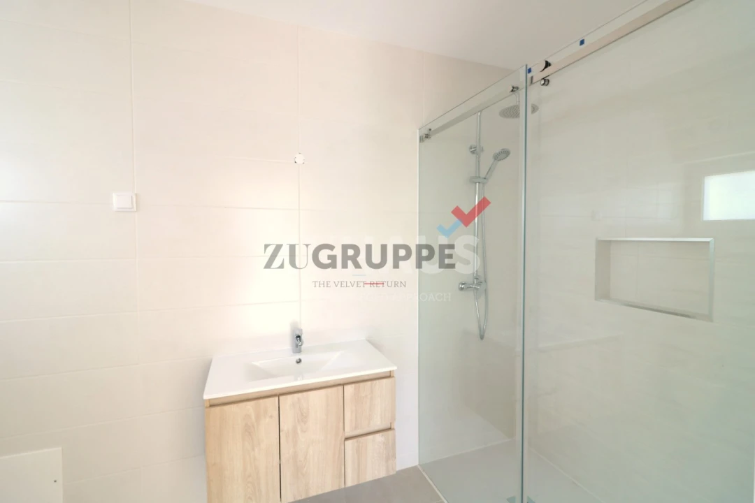 Moradia T4 para Venda em Santa Joana Foto 15