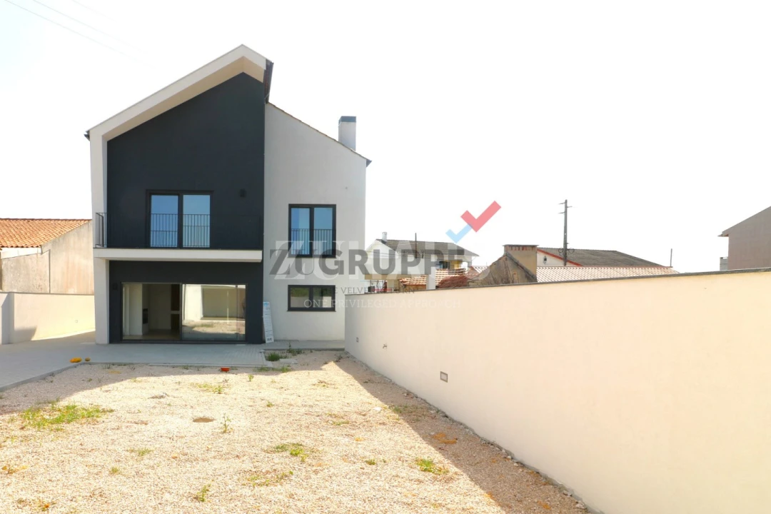 Moradia T4 para Venda em Santa Joana Foto 43