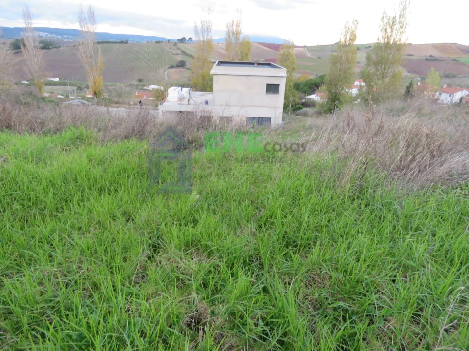 Terreno para Venda em Carvoeira e Carmões Foto 1