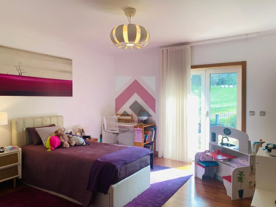 Moradia T6 para Venda em Palhaça Foto 23