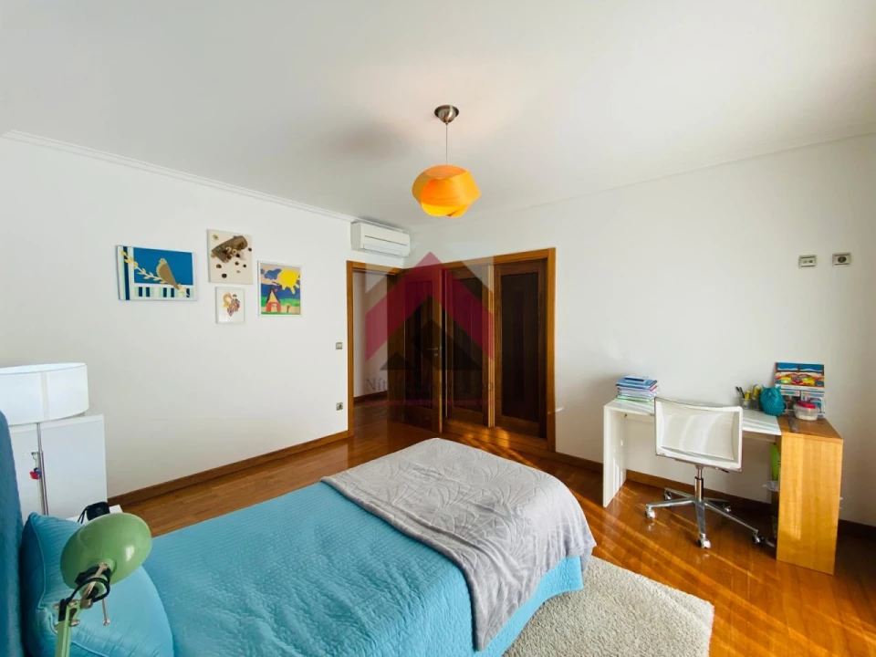 Moradia T6 para Venda em Palhaça Foto 27