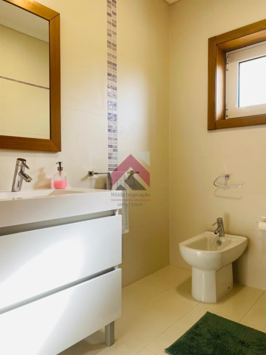 Moradia T6 para Venda em Palhaça Foto 39