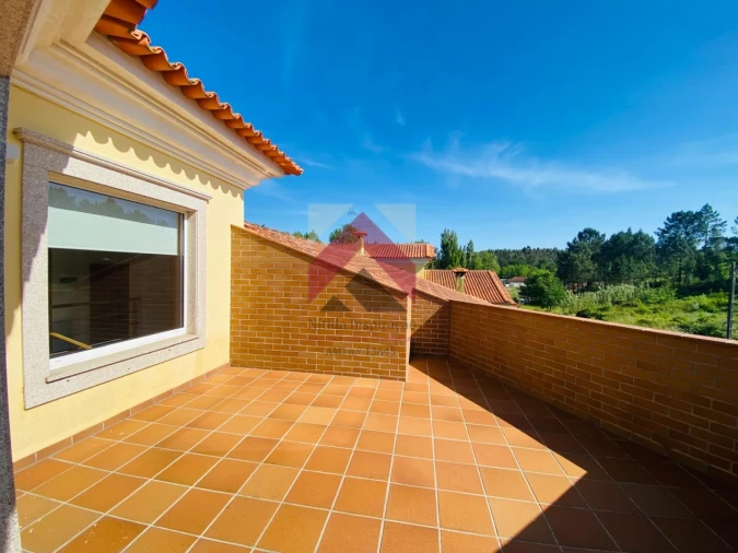 Moradia T6 para Venda em Palhaça Foto 48