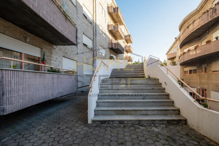 Apartamento T1 para Venda em Canidelo Foto 40