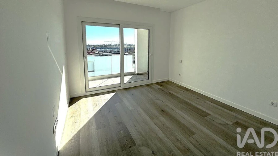 Apartamento T1 para Venda em Corroios Foto 6