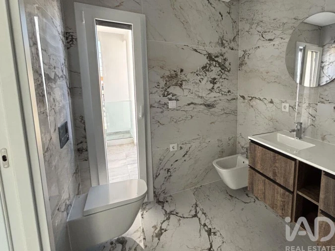 Apartamento T1 para Venda em Corroios Foto 9