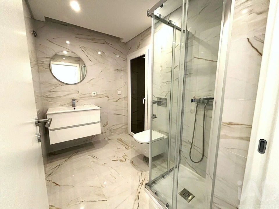 Apartamento T1 para Venda em Corroios Foto 8