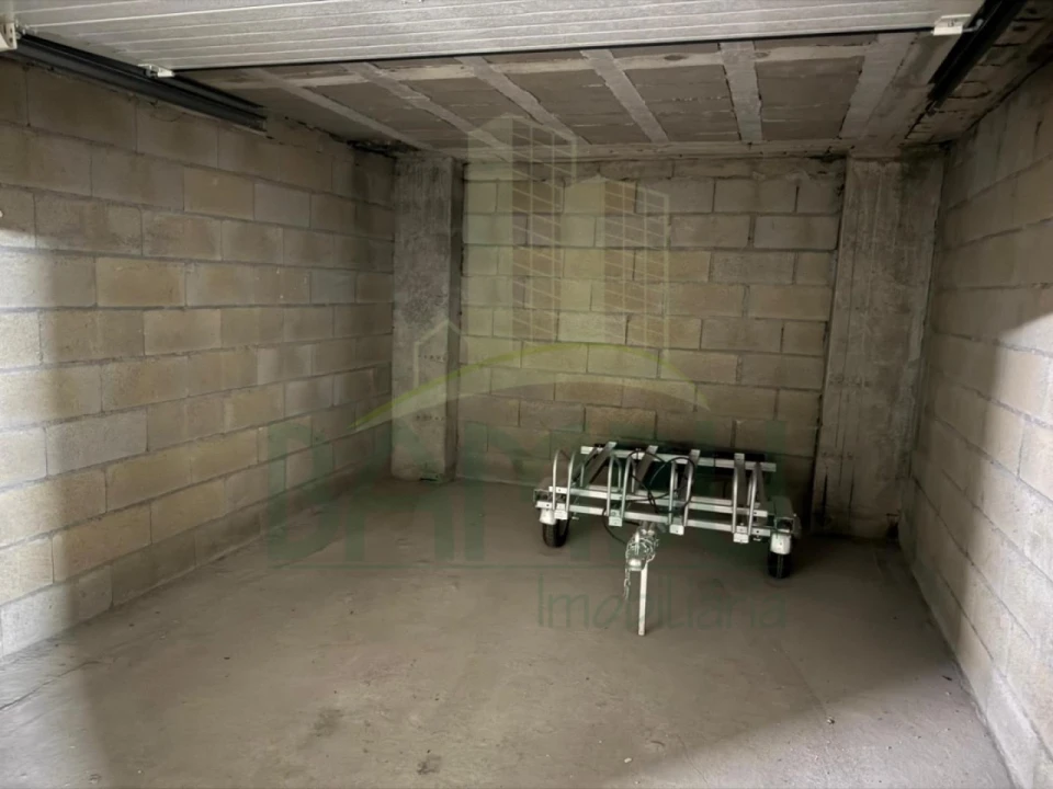 Garagem para Arrendamento em Valença, Cristelo Covo e Arão Foto 2