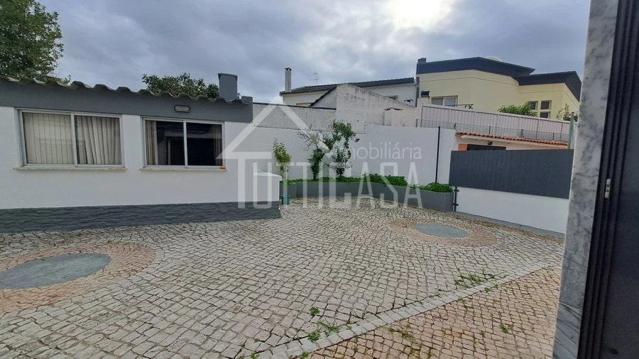 Moradia T4 para Venda em Amora Foto 17