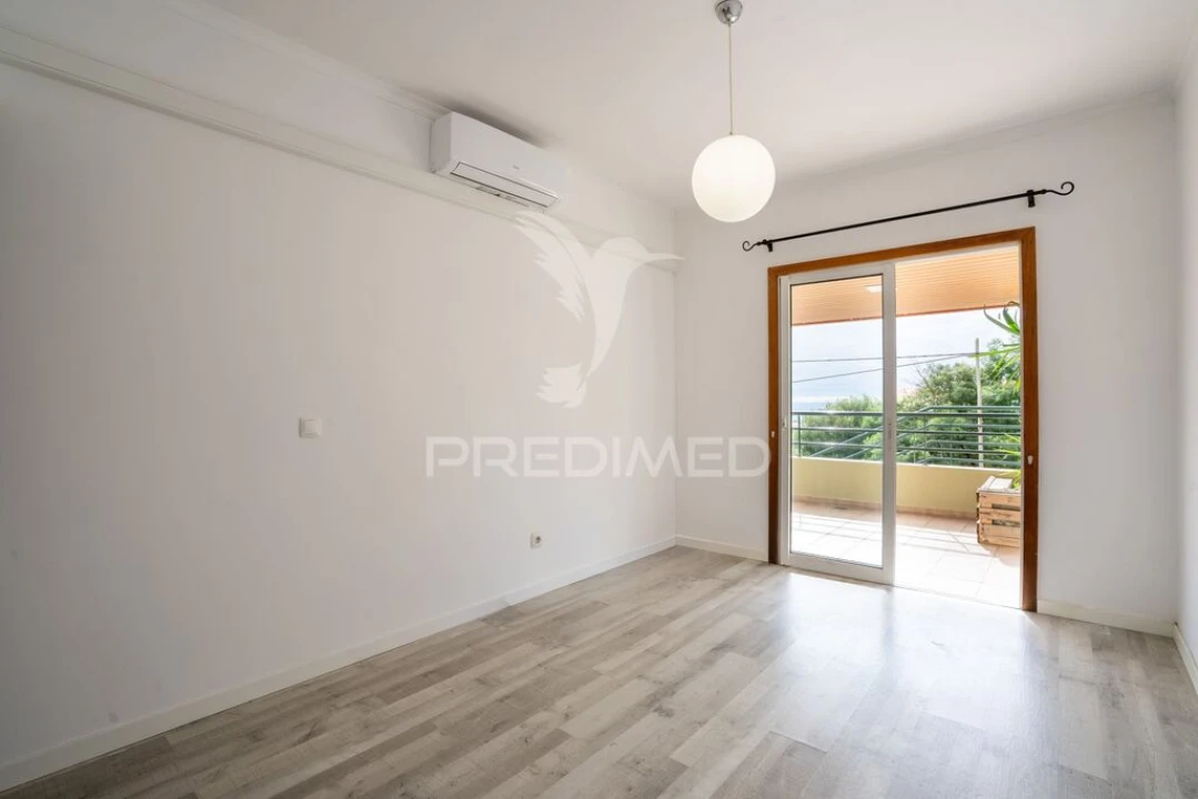 Apartamento T1 para Venda em Caniço Foto 7