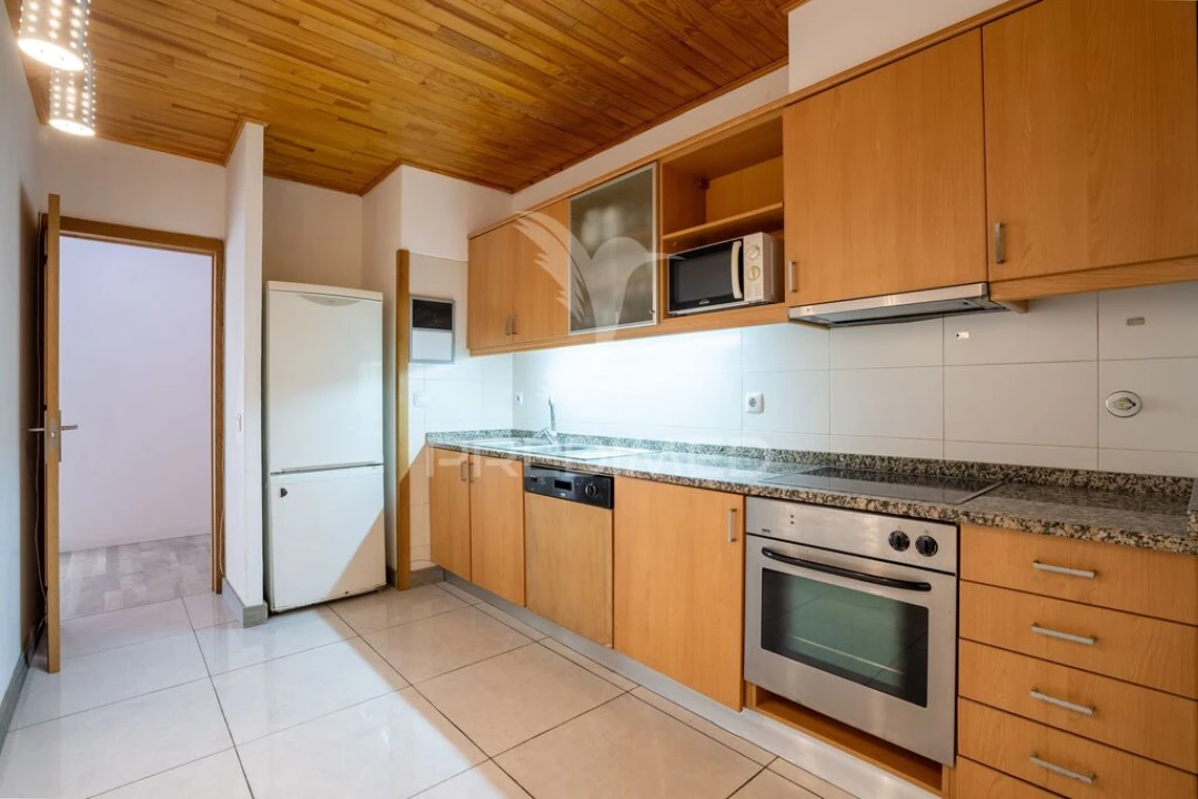 Apartamento T1 para Venda em Caniço Foto 4