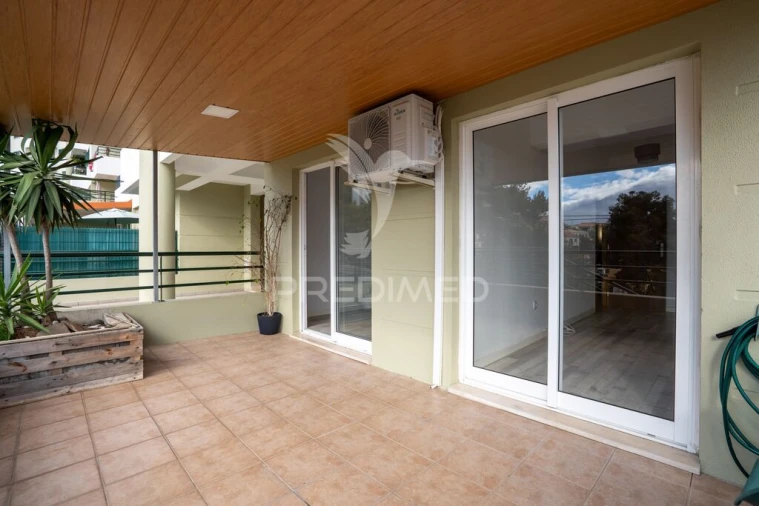 Apartamento T1 para Venda em Caniço Foto 8