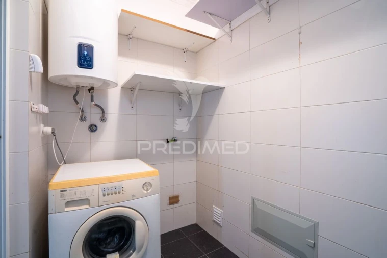 Apartamento T1 para Venda em Caniço Foto 9