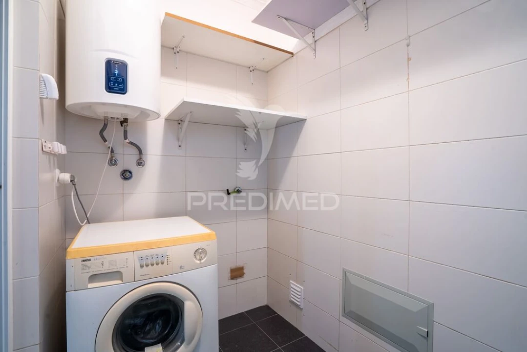 Apartamento T1 para Venda em Caniço Foto 9