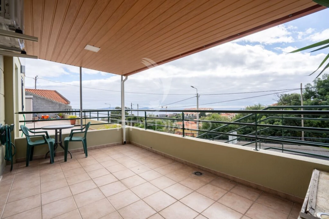 Apartamento T1 para Venda em Caniço Foto 6