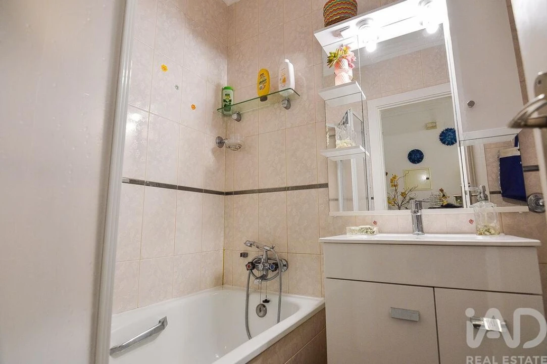 Moradia T3 para Venda em Quarteira Foto 11