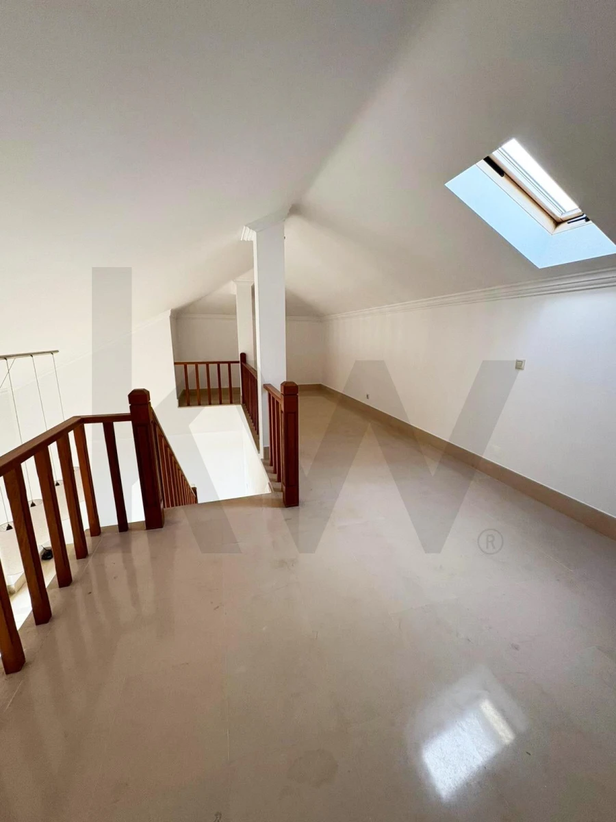 Apartamento T3 para Arrendamento em Alcabideche Foto 12