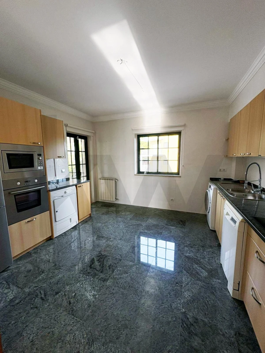 Apartamento T3 para Arrendamento em Alcabideche Foto 4