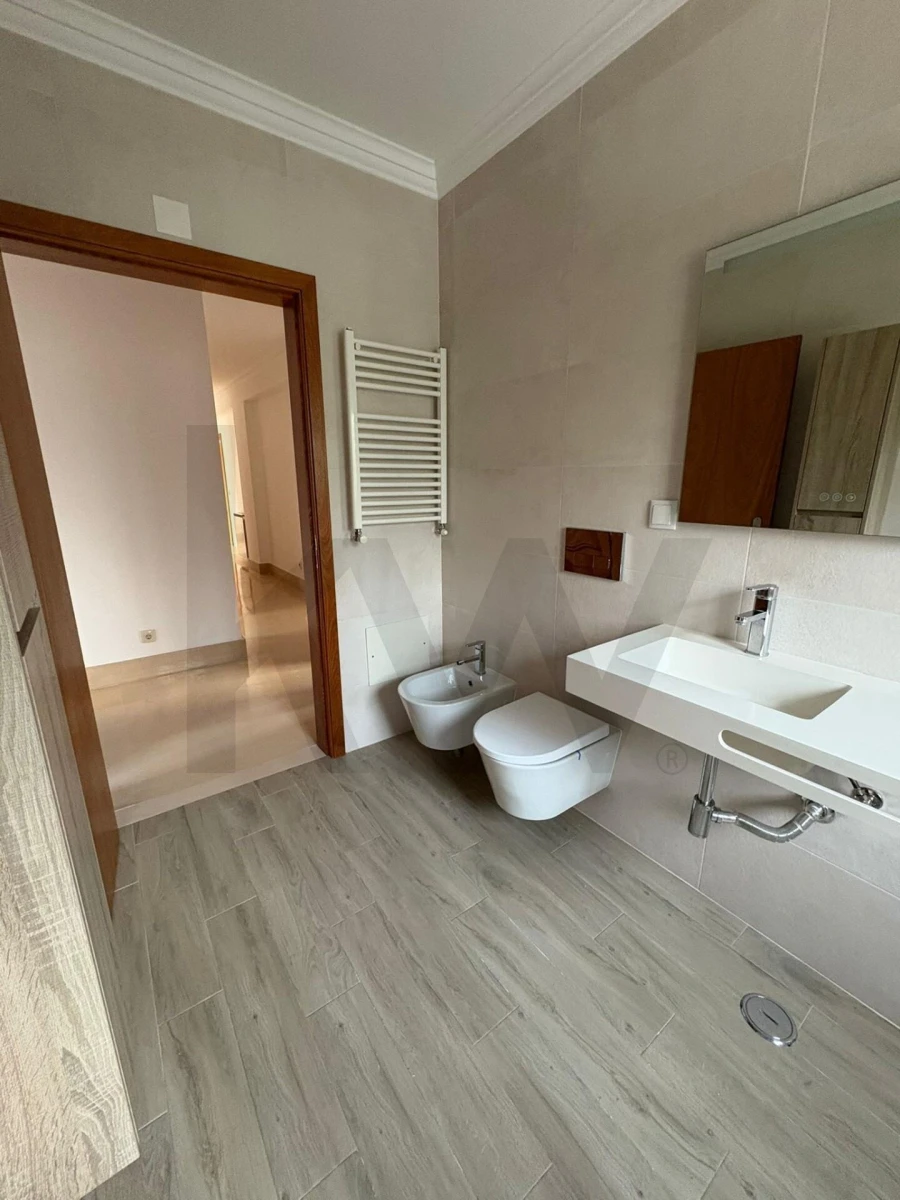 Apartamento T3 para Arrendamento em Alcabideche Foto 30