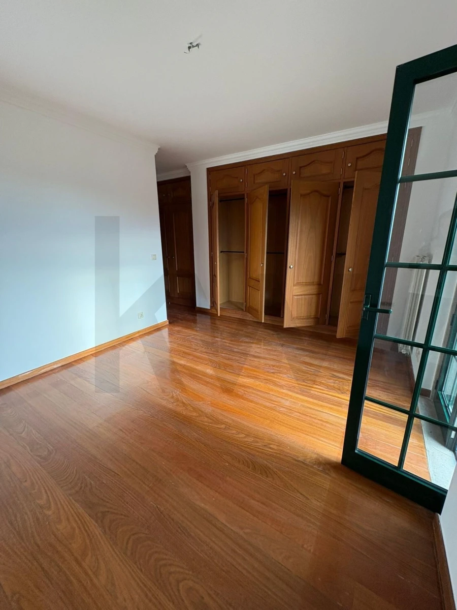 Apartamento T3 para Arrendamento em Alcabideche Foto 24