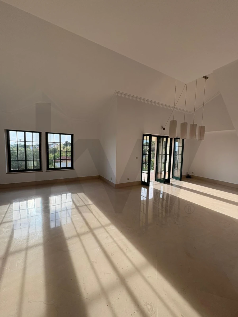 Apartamento T3 para Arrendamento em Alcabideche Foto 7