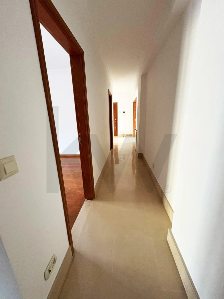 Apartamento T3 para Arrendamento em Alcabideche Foto 17