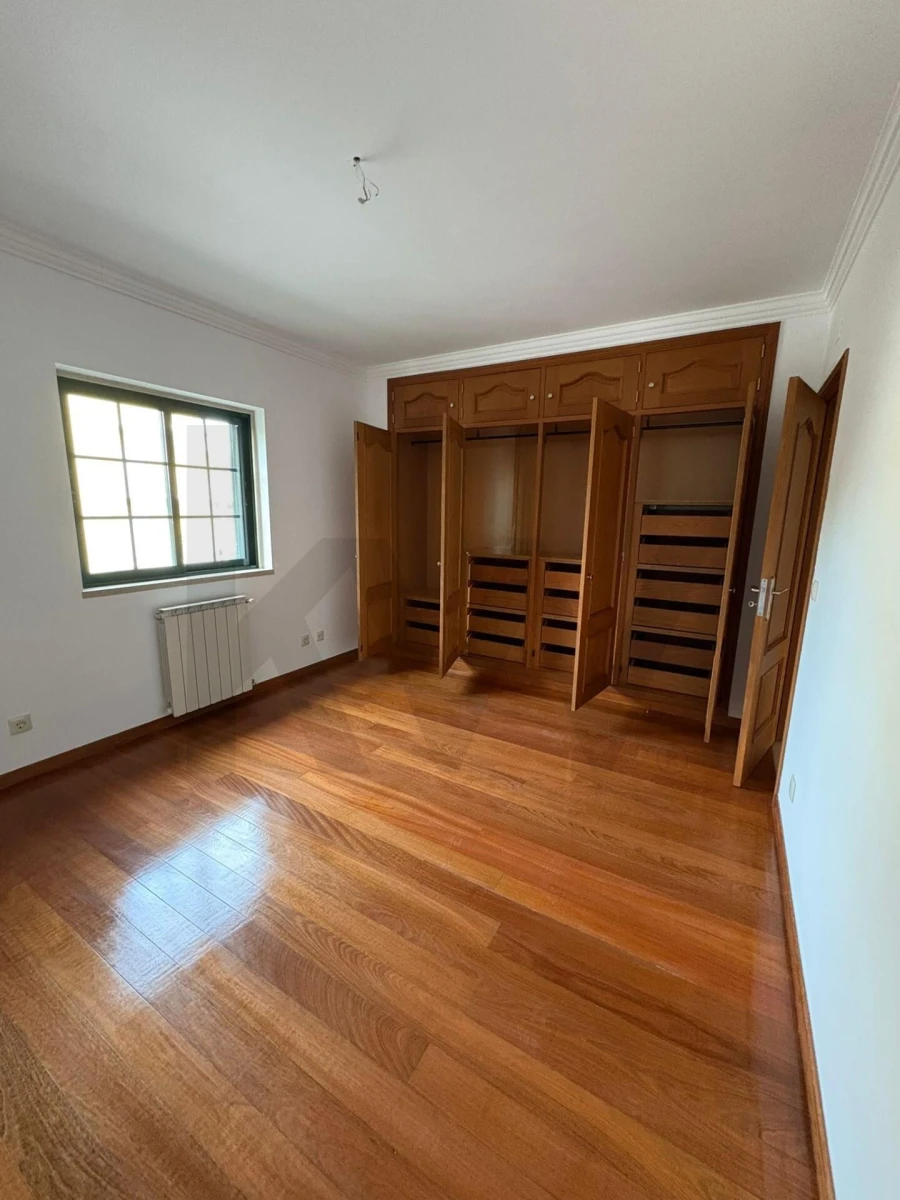 Apartamento T3 para Arrendamento em Alcabideche Foto 22