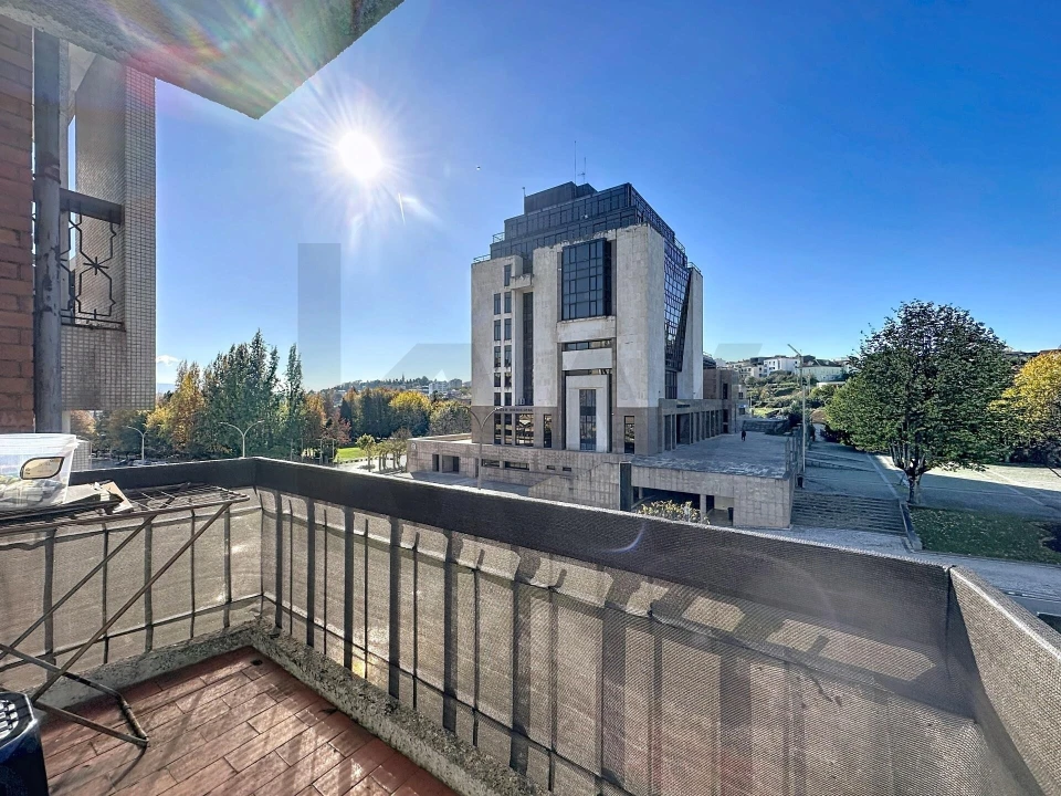 Apartamento T4 para Venda em São João da Madeira Foto 2