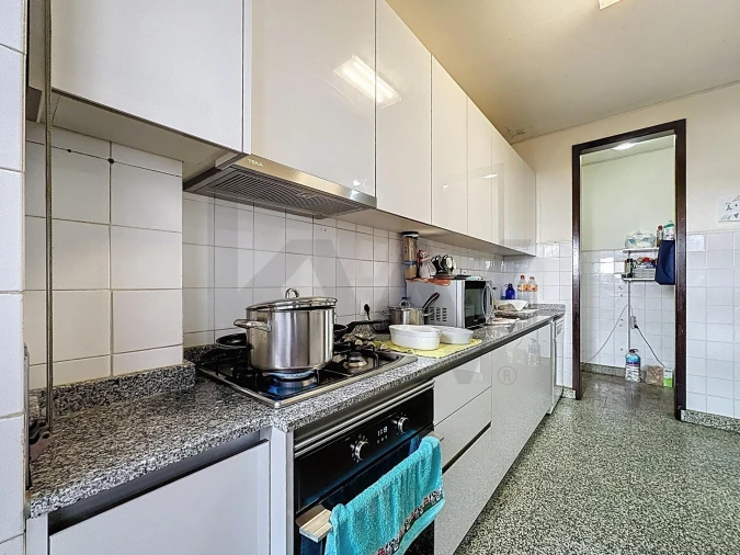 Apartamento T4 para Venda em São João da Madeira Foto 8