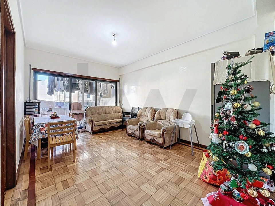 Apartamento T4 para Venda em São João da Madeira Foto 1